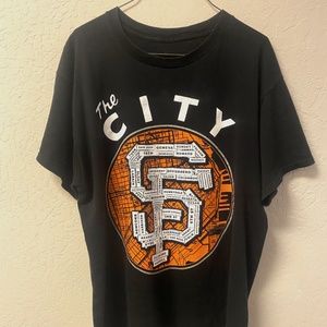 San Francisco Giants "streets of San Francisco" tee shirt - size large